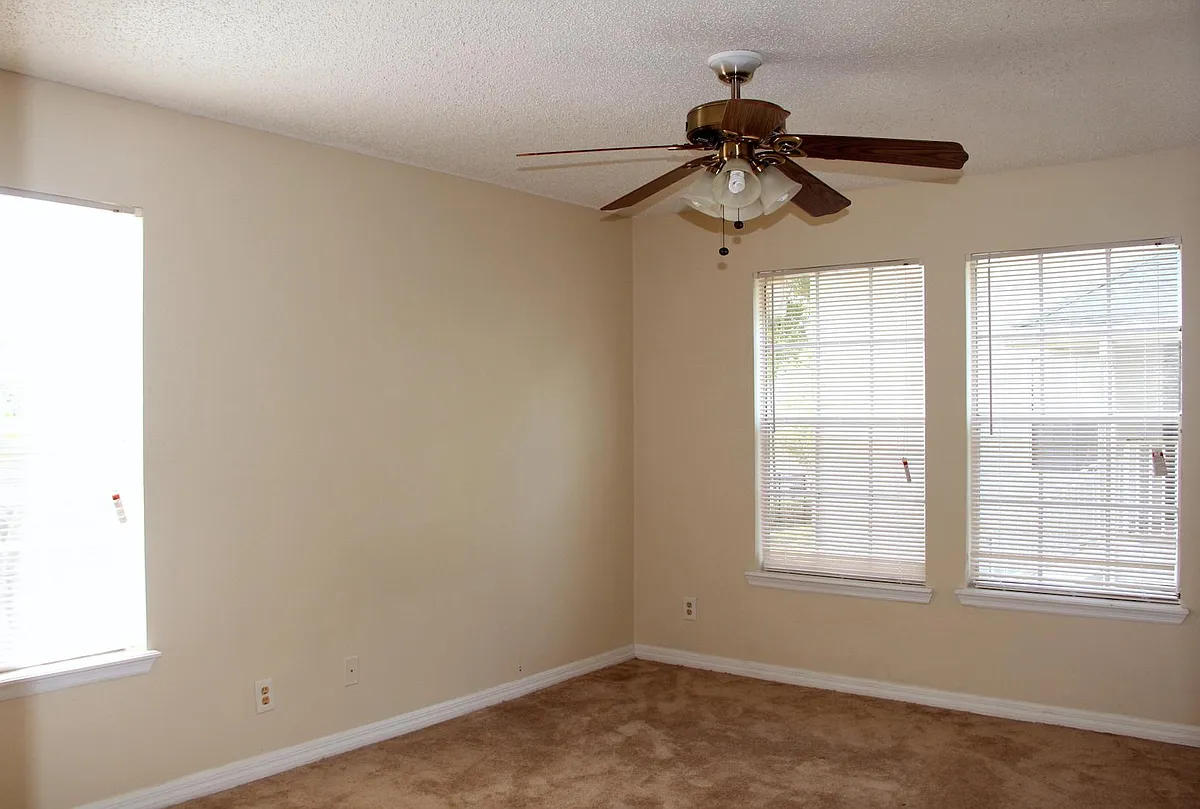 Building Photo - 5974 Westgate Dr #203