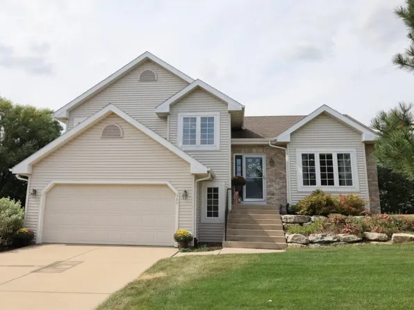 380 Kelvington Dr, Sun Prairie, WI 53590