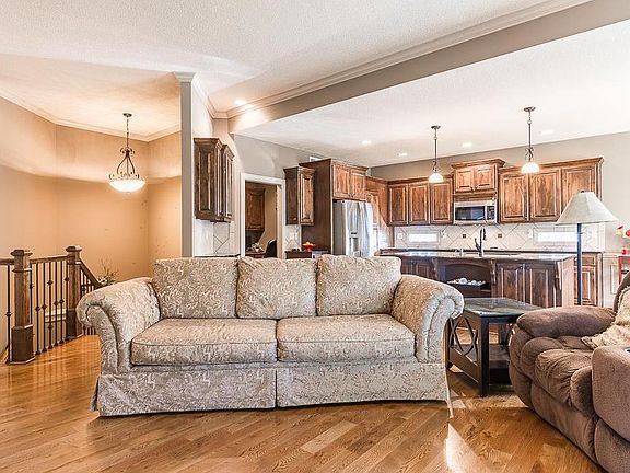 4th image of 4319 NE Park Trails Ct
