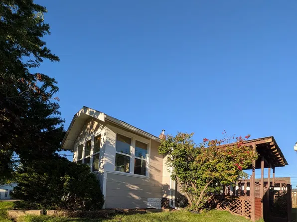 1817 11th St SW, Cedar Rapids, IA 52404