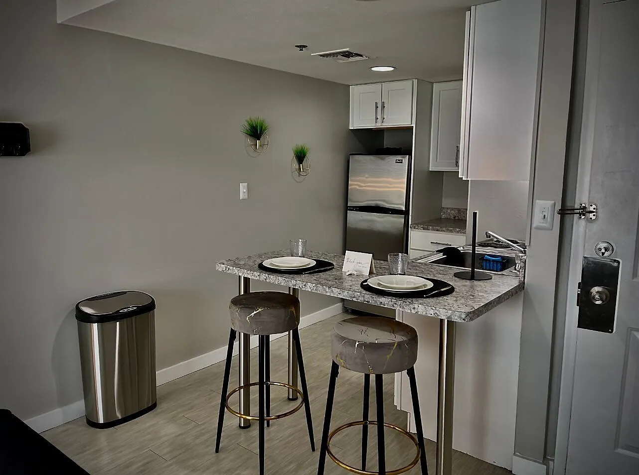 Flats at 390 — Photo 4