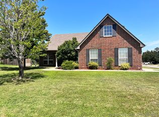 8073 Forrest Glenn Rd, Claremore, OK 74019