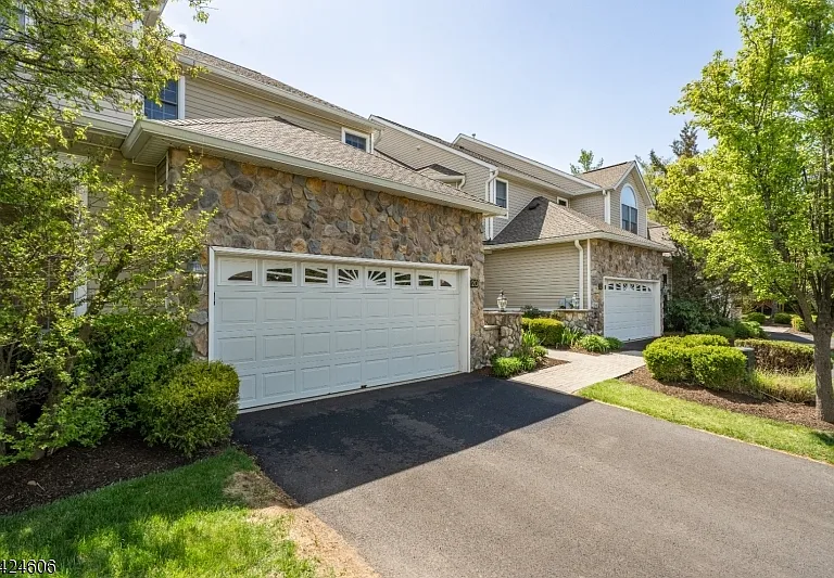 20 Pine Valley — Photo 2