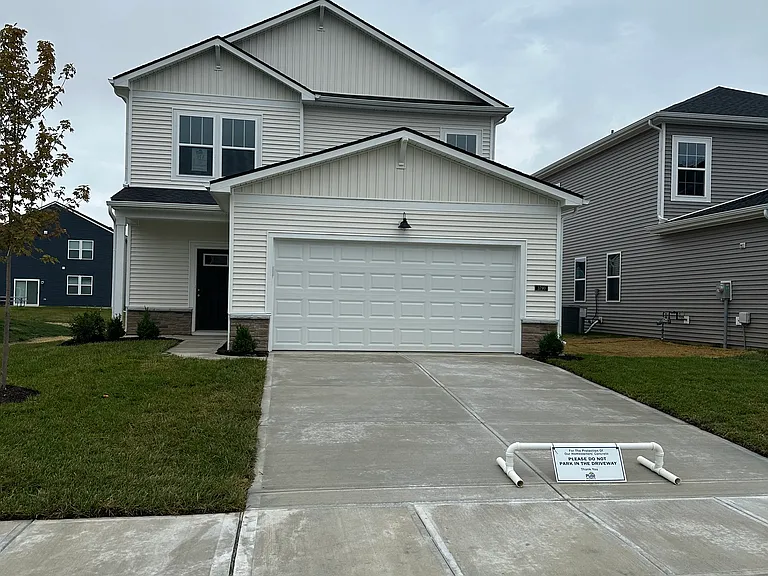 3790 Riverstone Dr — Photo 2