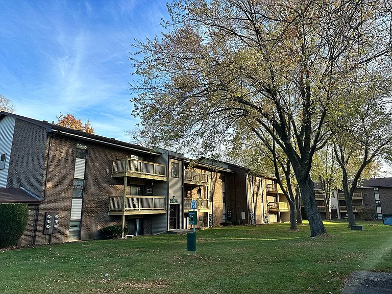 CherryVale Apartments — Photo 39