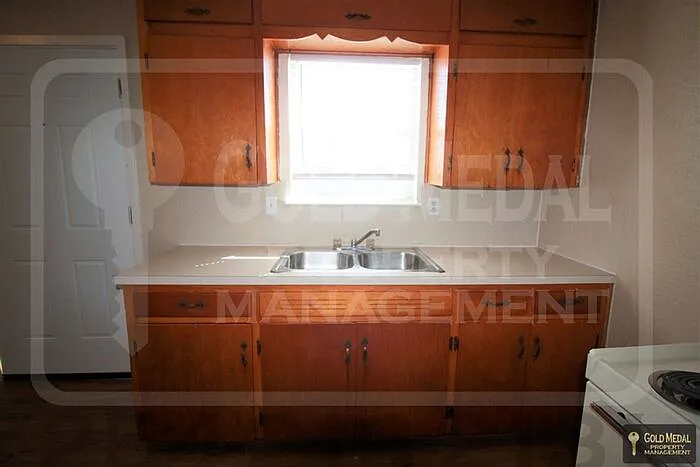 926 J R Ct — Photo 9