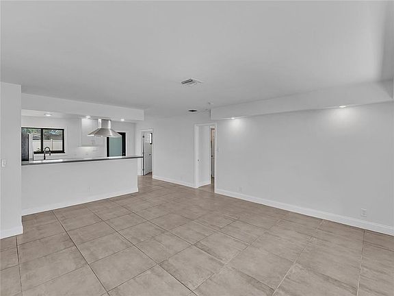 4th image of 216 NW 25th Street