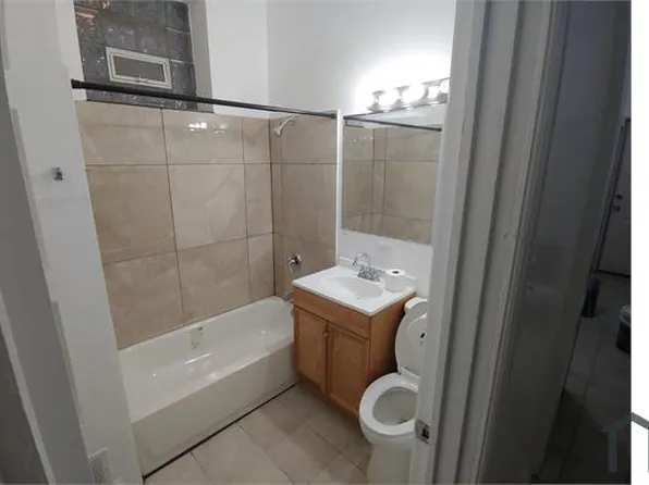 3900 W Jackson Blvd #1, Chicago, IL 60624