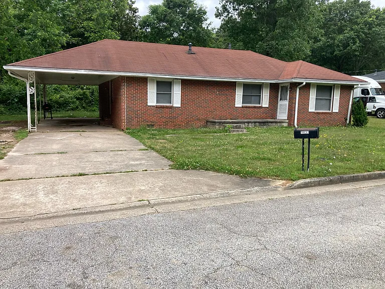 1631 Rice Rd — Photo 2