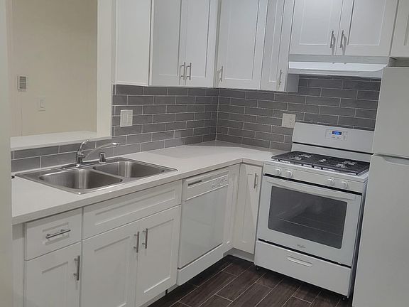 3rd image of 1718 Federal Ave