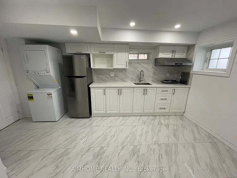 30 Camilleri Rd #LOWER — Photo 3