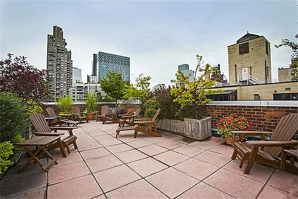 Sold by Maxwell Jacobs | media 9