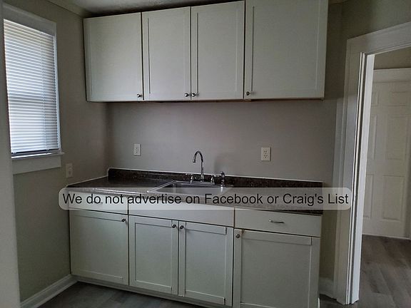 4th image of 257 N Windsor Dr