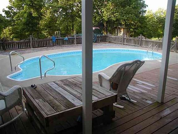 3rd image of 446 Oak Shadow Ln