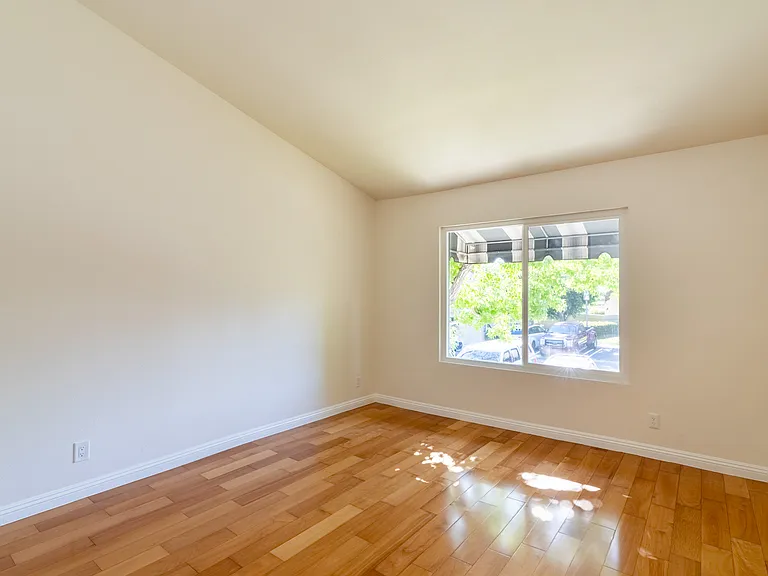 227 Stanford Ct — Photo 22