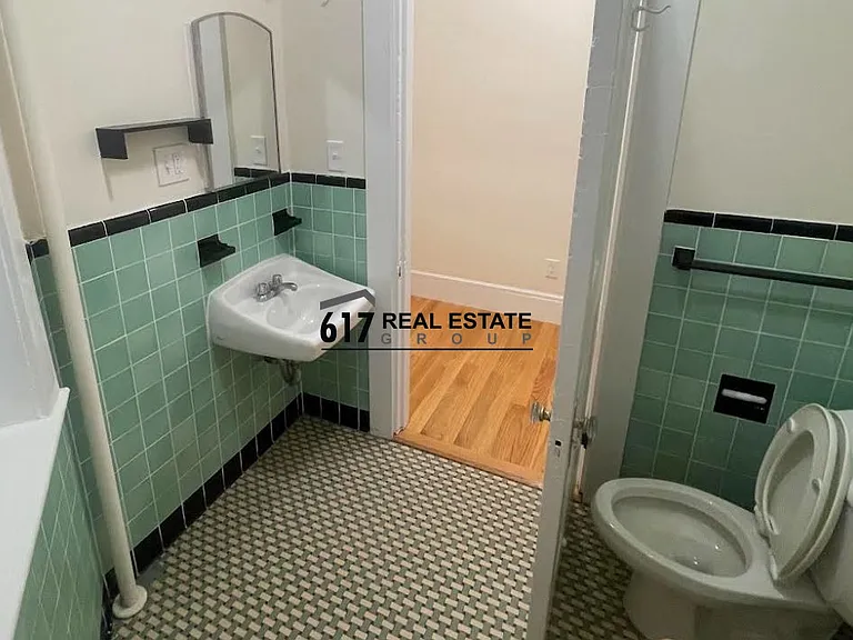 504-54 Beacon St — Photo 6