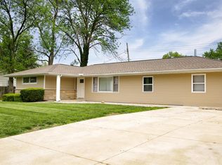 409 W Hayes Ave, Charleston, IL 61920