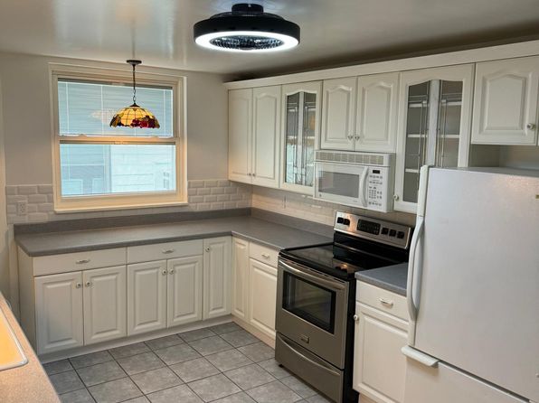 135 Morewood Ave #1A