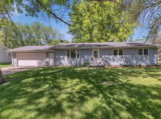 330 8th St E, Hector, MN 55342