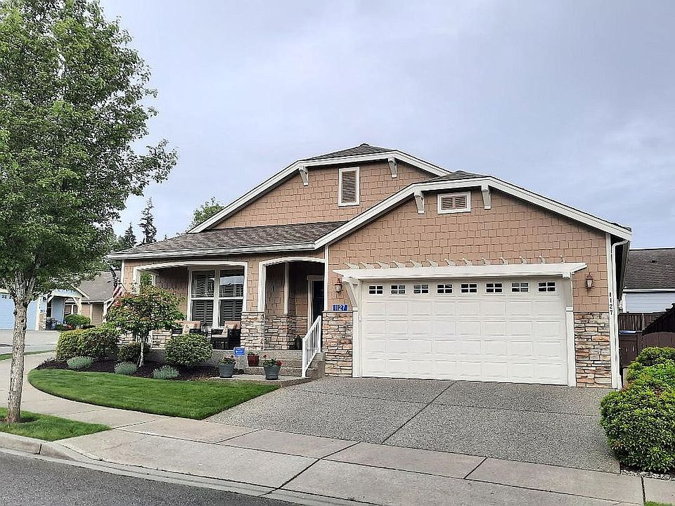 2nd image of 1127 Chestnut Loop