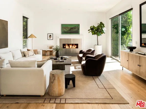 1611 Sunset Plaza Dr, Los Angeles, CA 90069