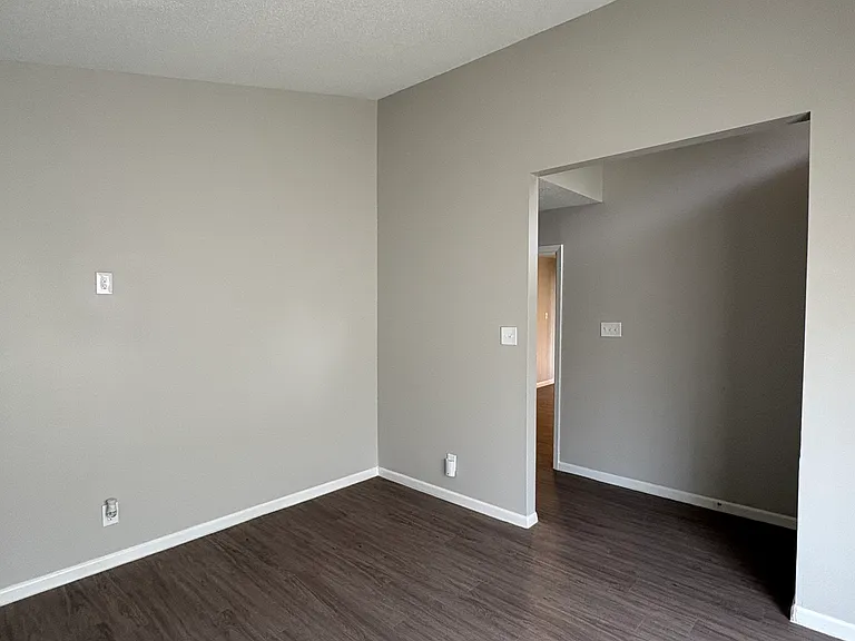 7318 L St — Photo 4
