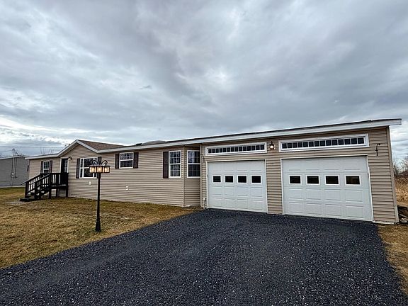 3rd image of 111 Deso Drive