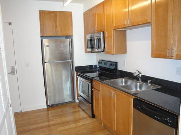 4th image of 888 7th St Unit 237