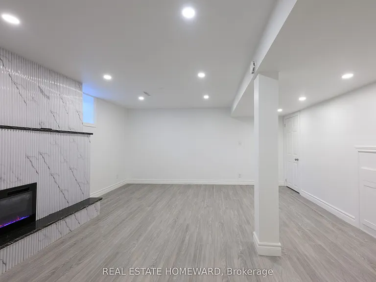 114 Old Sheppard Ave #LOWER — Photo 13