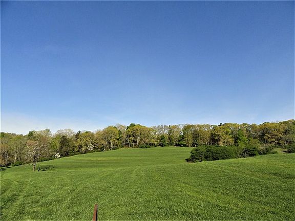 2nd image of 185 Skyland Dr