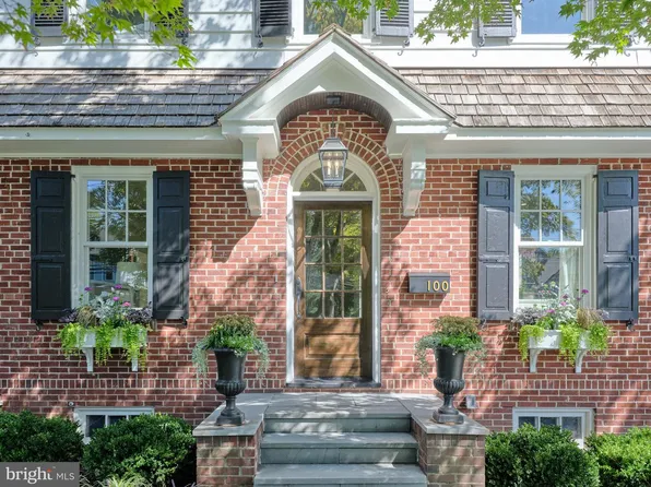 100 W Bridge St, New Hope, PA 18938