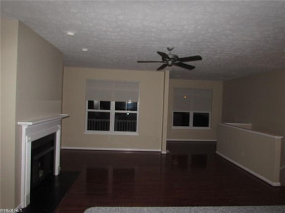 4th image of 265 W Marina Pkwy