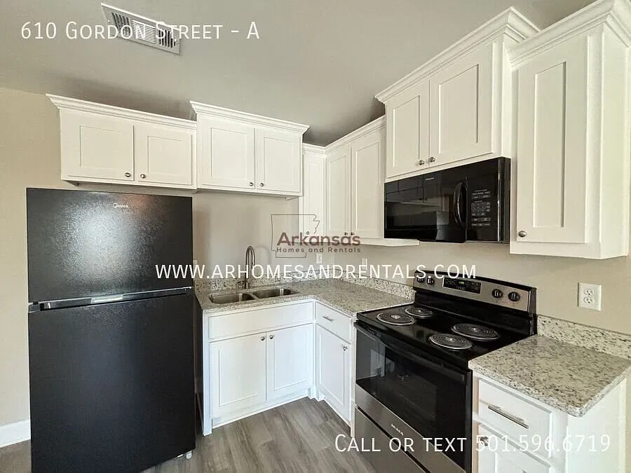 $500 Deposit! Move-In Special! ~ 610 Gordon St - Unit A | 2 Bedrooms | 1 Bathroom — Photo 3
