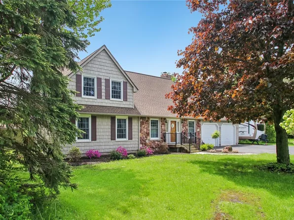 3326 Eaton Rd, Williamson, NY 14589