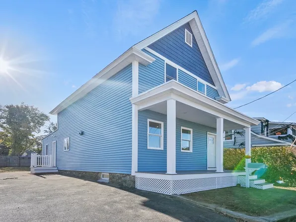 10 Vincent St, Lowell, MA 01850