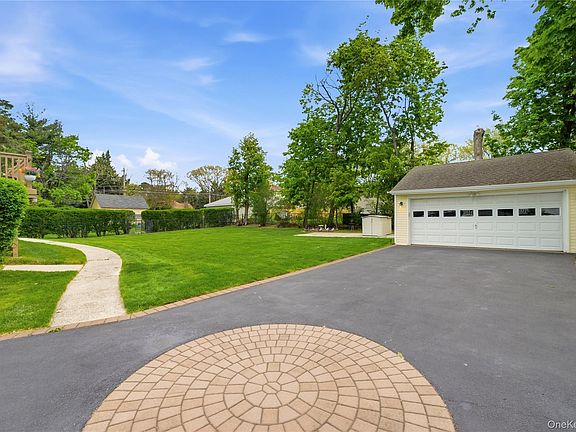 4th image of 414 Potter Boulevard