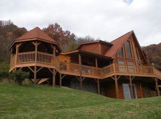 438 Sheep Pasture Rd, Waynesville, NC 28785
