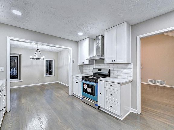 4th image of 3372 Cottonwood Ln