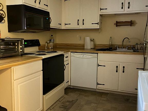 5th image of 532 Bahia Cir #B