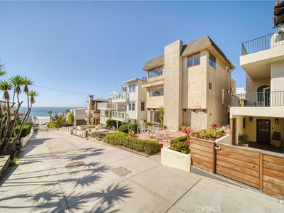 229 7th St, Manhattan Beach, CA, 90266