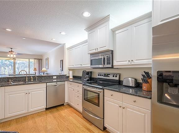 4th image of 8621 Piazza Del Lago Cir Unit 104
