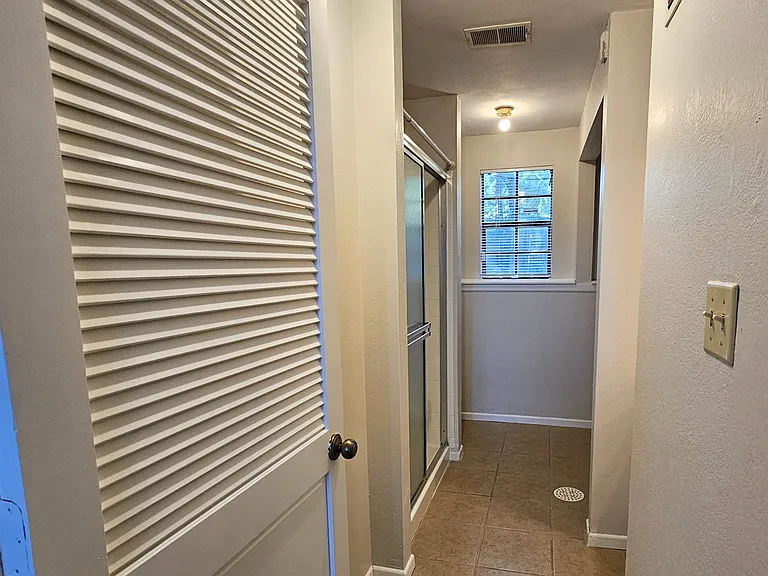 10904 McKinley Dr — Photo 3