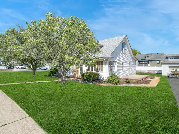 265 Roosevelt Avenue, Freeport, NY 11520