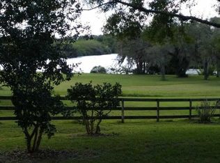 833 Robin Ln, Sebastian, FL 32958