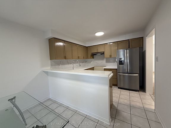 2nd image of 663 S Unionville Ave