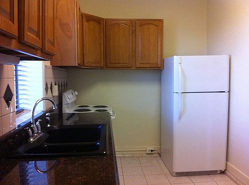 5th image of 401 1/2 N Tower Ave Ste 3