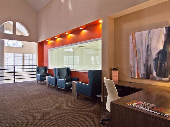 3rd image of 2400 Mellwood Ave #701