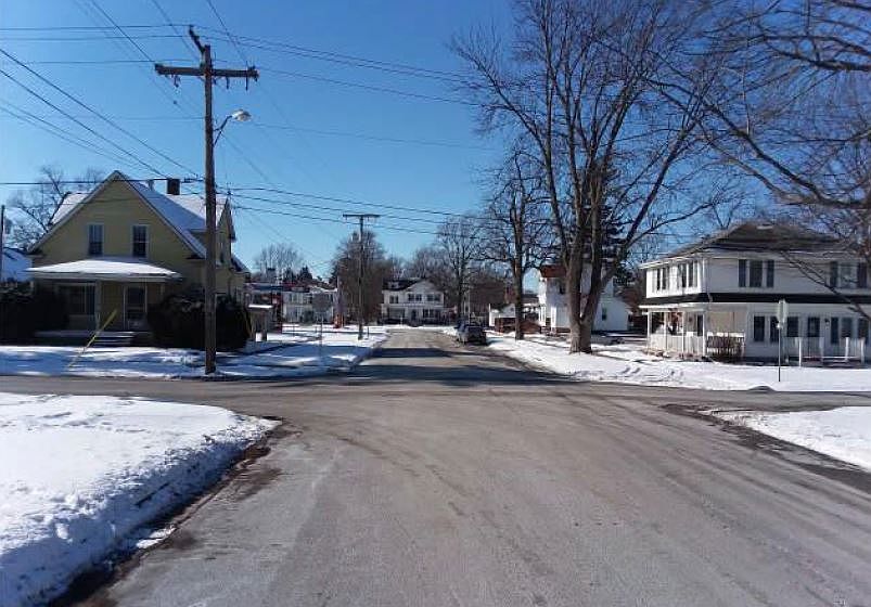 2nd image of 200 E Porter St
