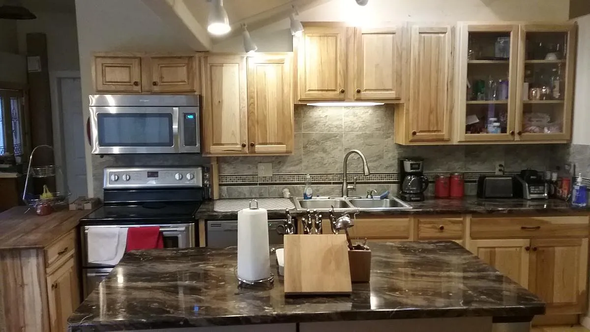 3 bed, 2198 sqft, $2,995 — Photo 2