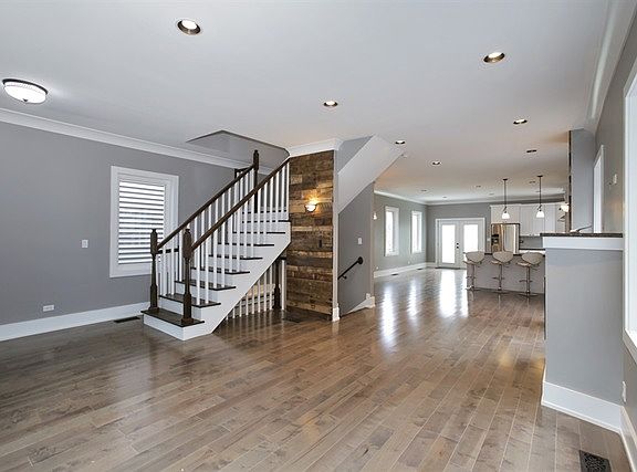 4th image of 2719 N Campbell Ave